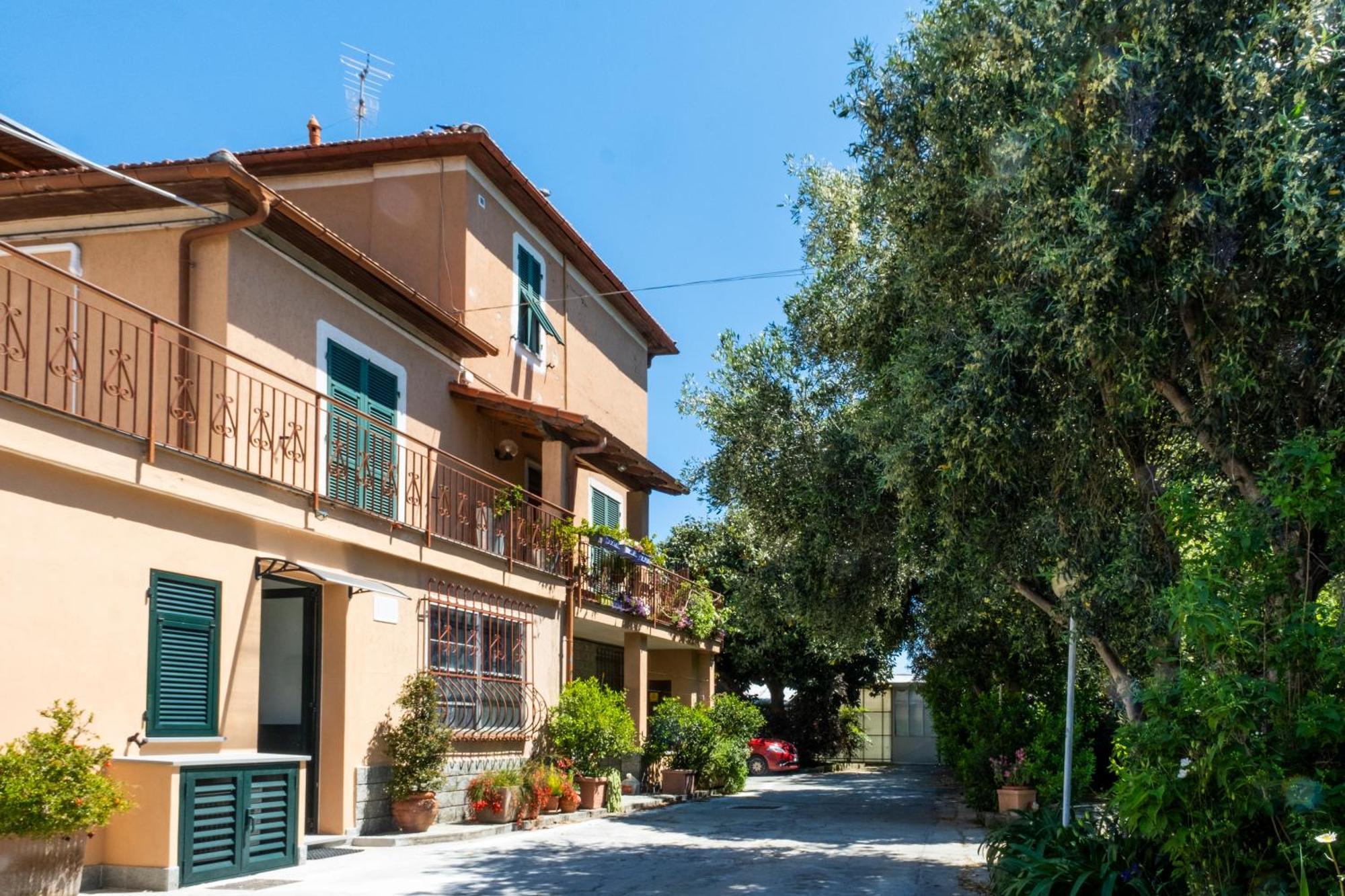 Agriturismo Giorgi Appartamenti In Riviera Ligure Albenga Kültér fotó